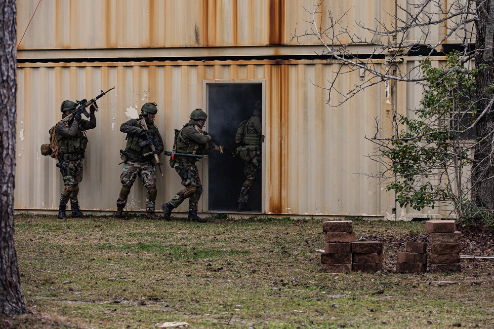 The Raid | Dutch Marines participate MOUT training on Camp Lejeune