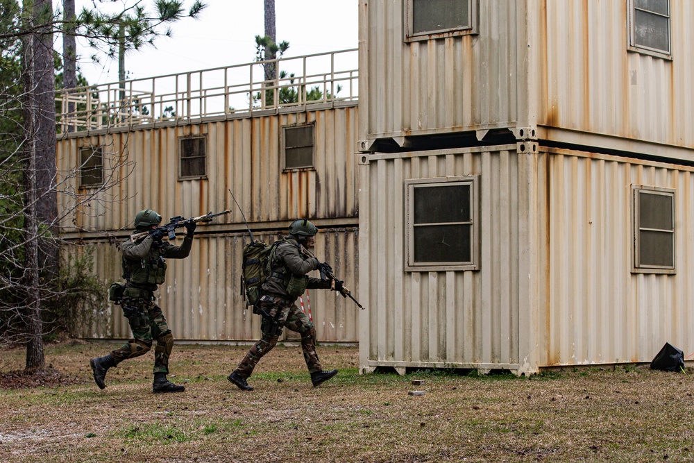 Dutch Marines participate MOUT training on Camp Lejeune