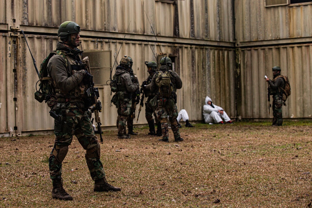 Dutch Marines participate MOUT training on Camp Lejeune