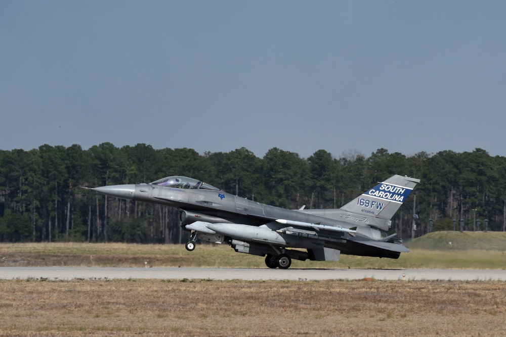 SCANG F-16s return to McEntire JNGB