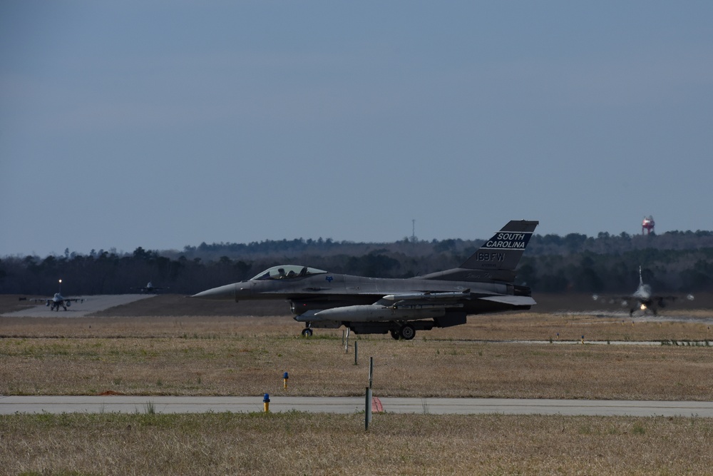 SCANG F-16s return to McEntire JNGB
