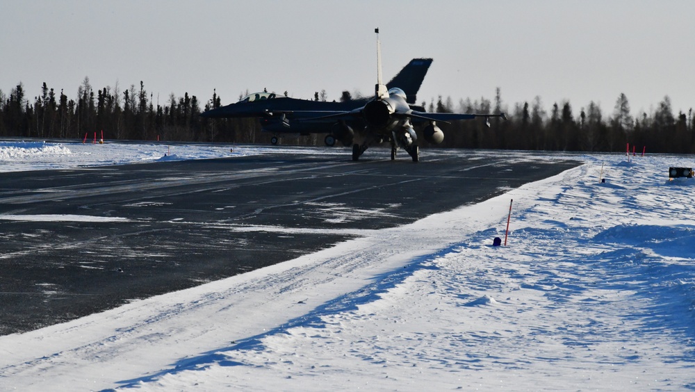148th Fighter Wing pilots train in Yellowknife, Canada during Arctic Air Defense Exercise AMALGAM DART