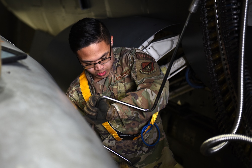 Maintainers keep jets ready, flying
