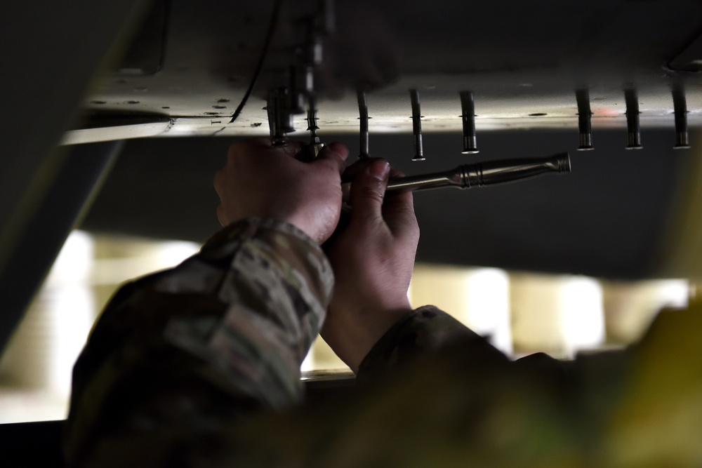 Maintainers keep jets ready, flying