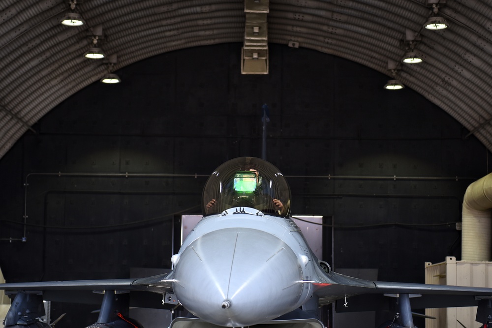 Maintainers keep jets ready, flying