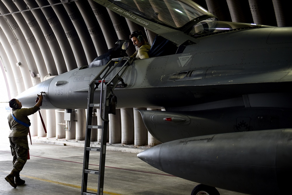 Maintainers keep jets ready, flying