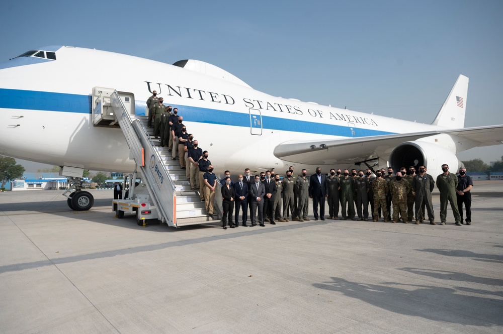 Secretary Austin Greets E-4B Crew