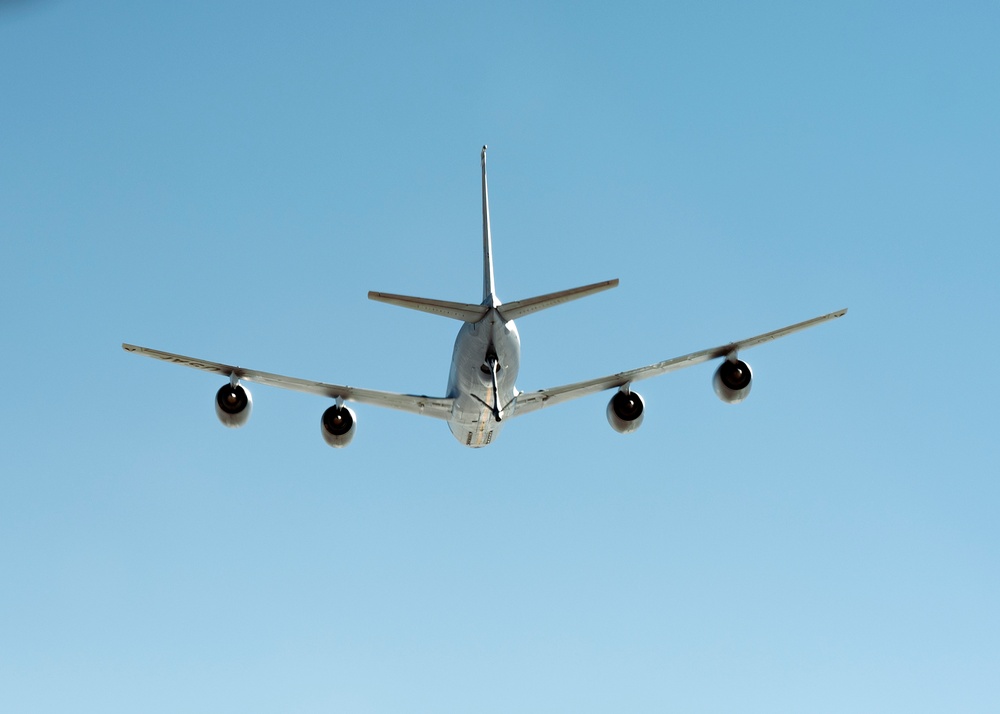 AWACS crew eyes over the battle