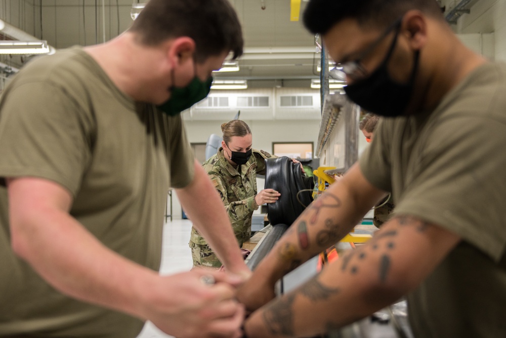 Hydraulic Airmen maintain KC-46 boom