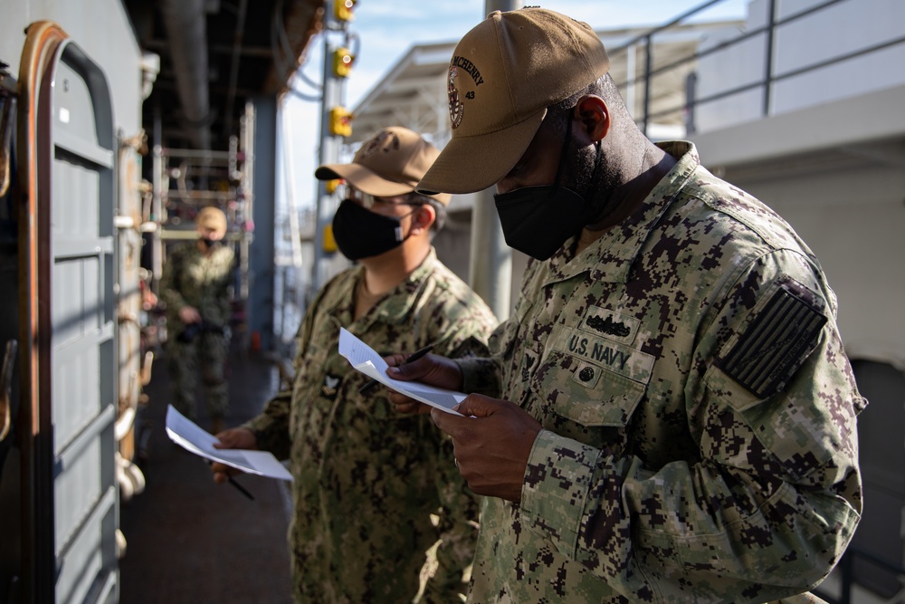 USS Fort McHenry Sailors Prepare Ship for Decommissioning