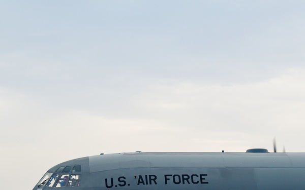 C-130 fuels CENCOM mission