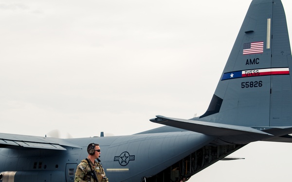 C-130 fuels CENCOM mission