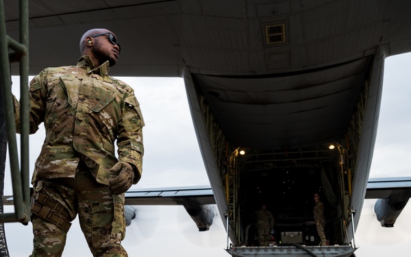 C-130 fuels CENCOM mission