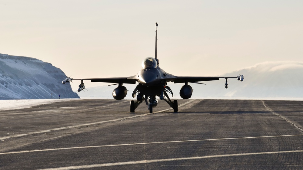 148th Fighter Wing pilots train in Thule, Greenland for participation in Arctic Air Defense Exercise AMALGAM DART
