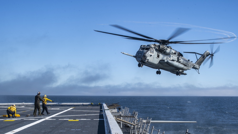 11th MEU Conducts Flight Ops Aboard USS Portland (LPD 27)