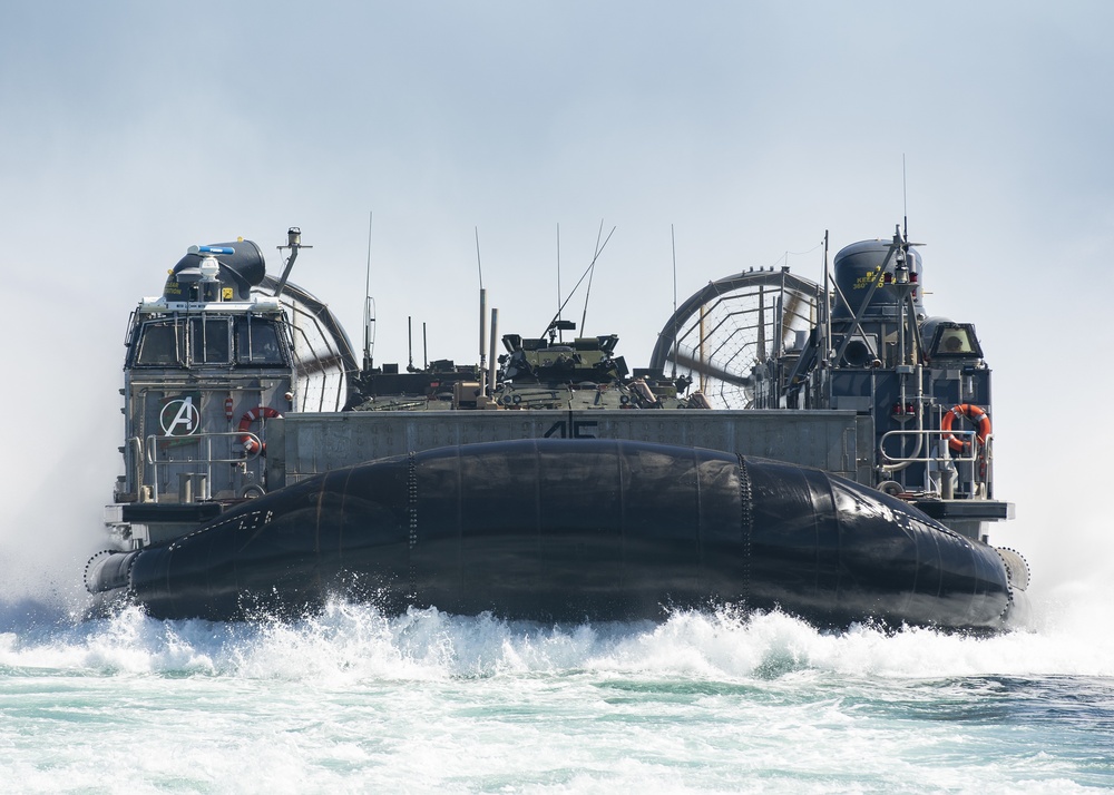 ACU 5, 11th MEU LCAC Operations Aboard USS Portland (LPD 27)