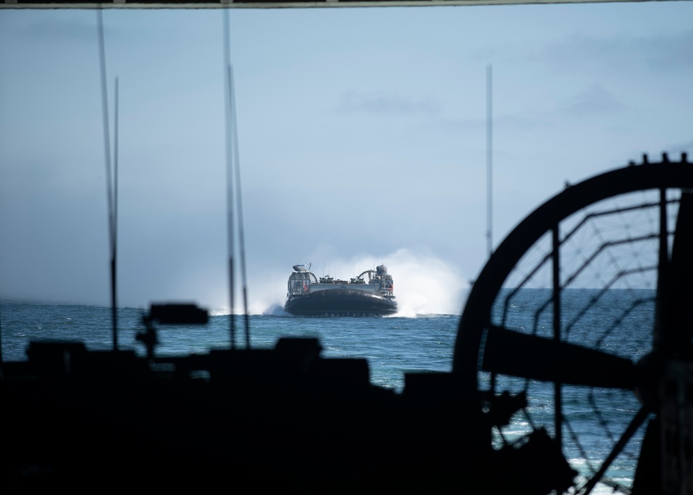 ACU 5, 11th MEU LCAC Operations Aboard USS Portland (LPD 27)