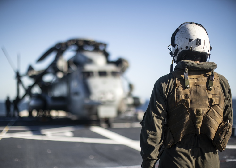 11th MEU Conducts Flight Ops Aboard USS Portland (LPD 27)