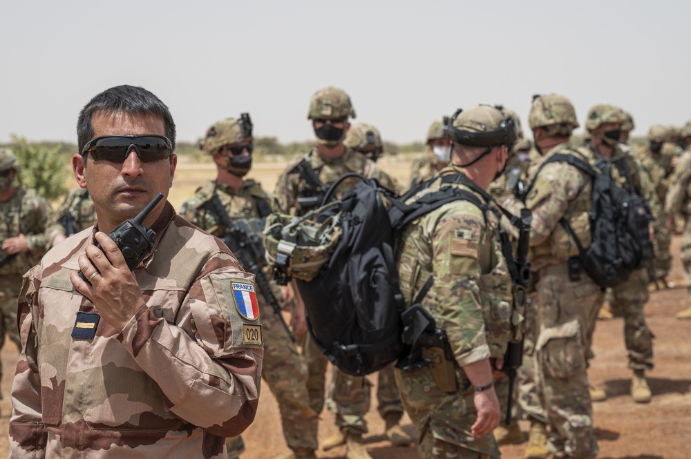 U.S. Africa Command forces conduct assessment in Timbuktu, Mali