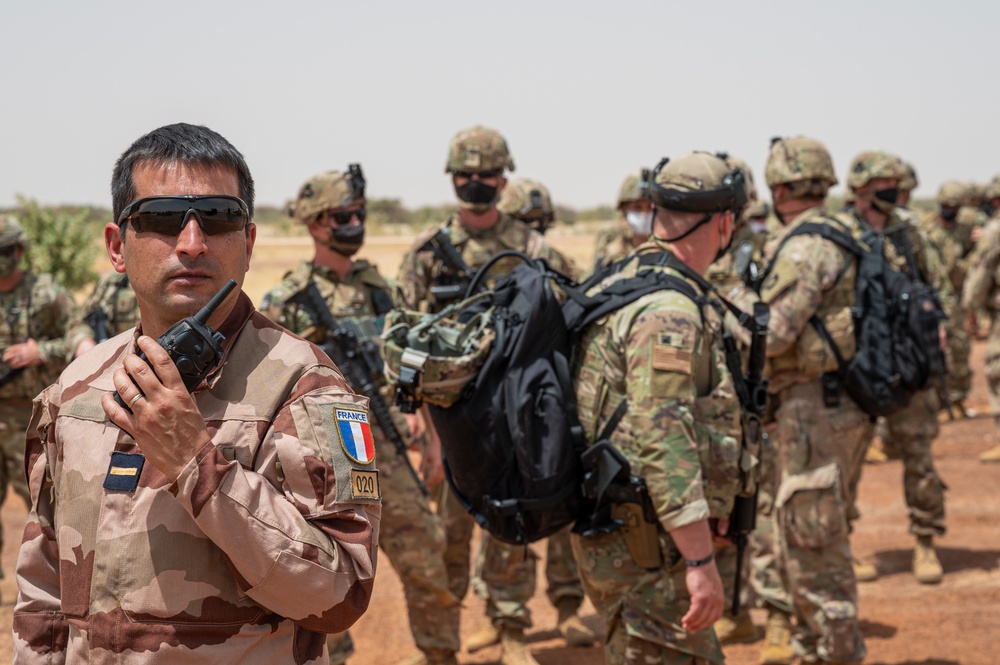 U.S. Africa Command forces conduct assessment in Timbuktu, Mali