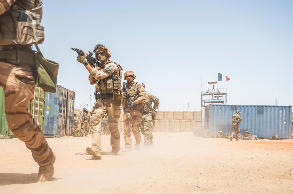 U.S. Africa Command forces conduct assessment in Timbuktu, Mali
