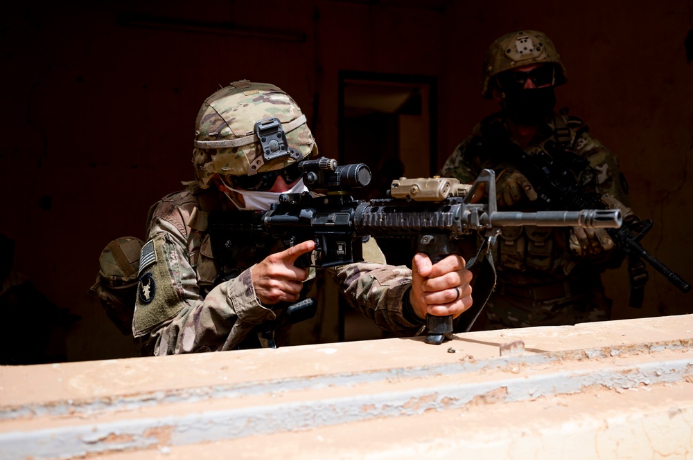 U.S. Africa Command forces conduct assessment in Timbuktu, Mali