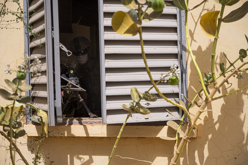 U.S. Africa Command forces conduct assessment in Timbuktu, Mali