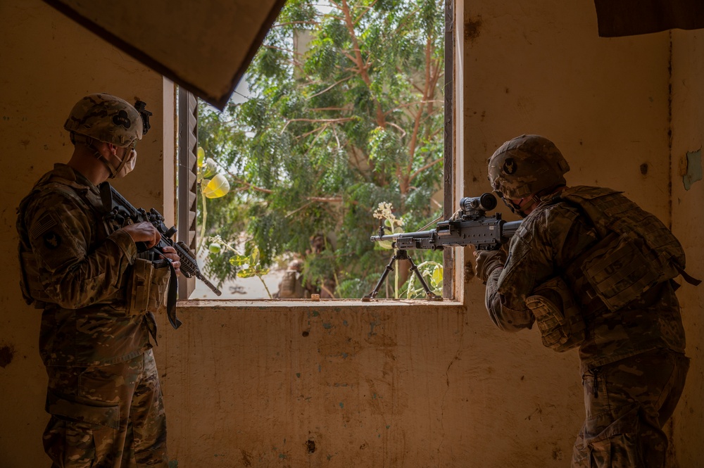 U.S. Africa Command forces conduct assessment in Timbuktu, Mali