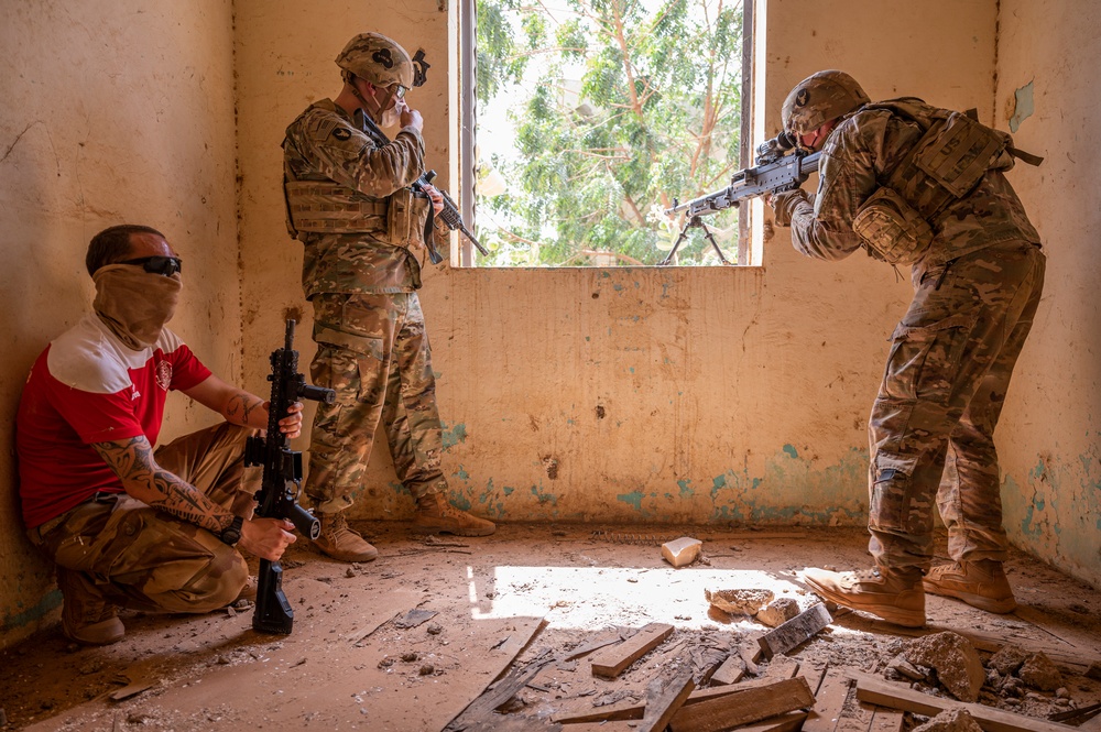 U.S. Africa Command forces conduct assessment in Timbuktu, Mali
