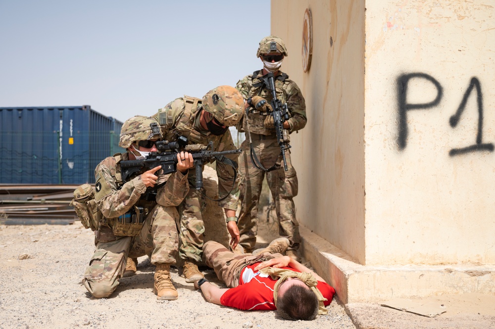 U.S. Africa Command forces conduct assessment in Timbuktu, Mali