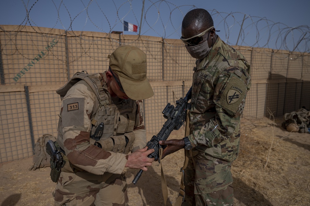 U.S. Africa Command forces conduct assessment in Timbuktu, Mali