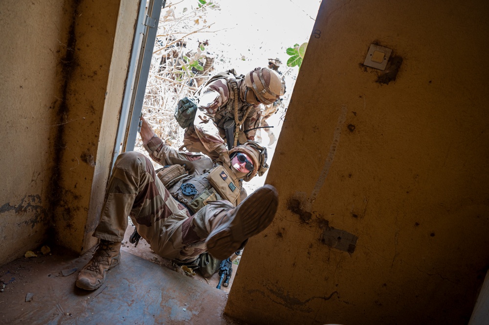U.S. Africa Command forces conduct assessment in Timbuktu, Mali