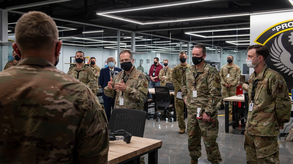 AFSOC commander visits 1st SOW Innovation Cell