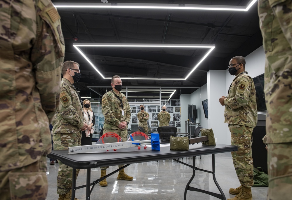 AFSOC commander visits 1st SOW Innovation Cell