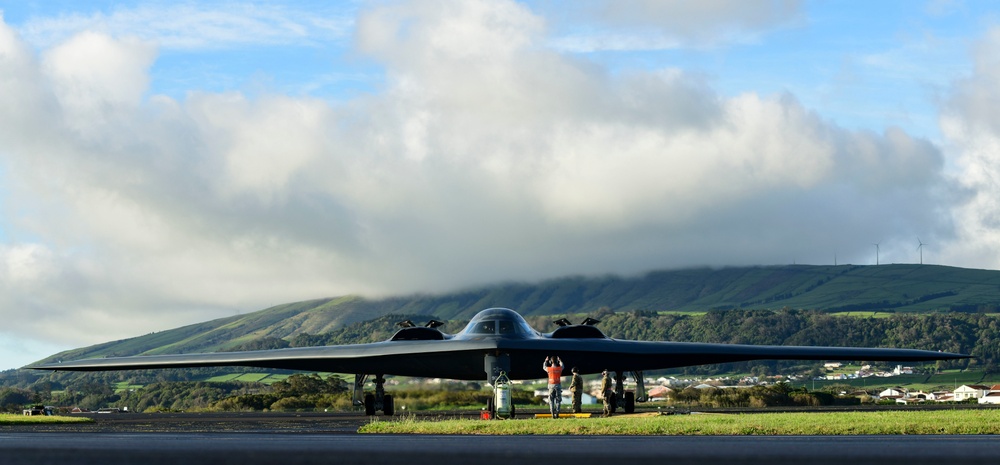 Off They Go: B-2 Spirit teams up with B-1 Lancer in High North