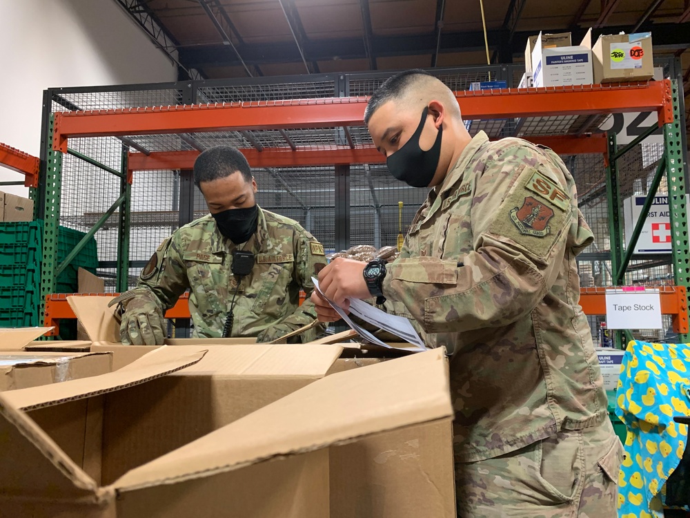 Soldiers and Airmen Assemble Care Packages