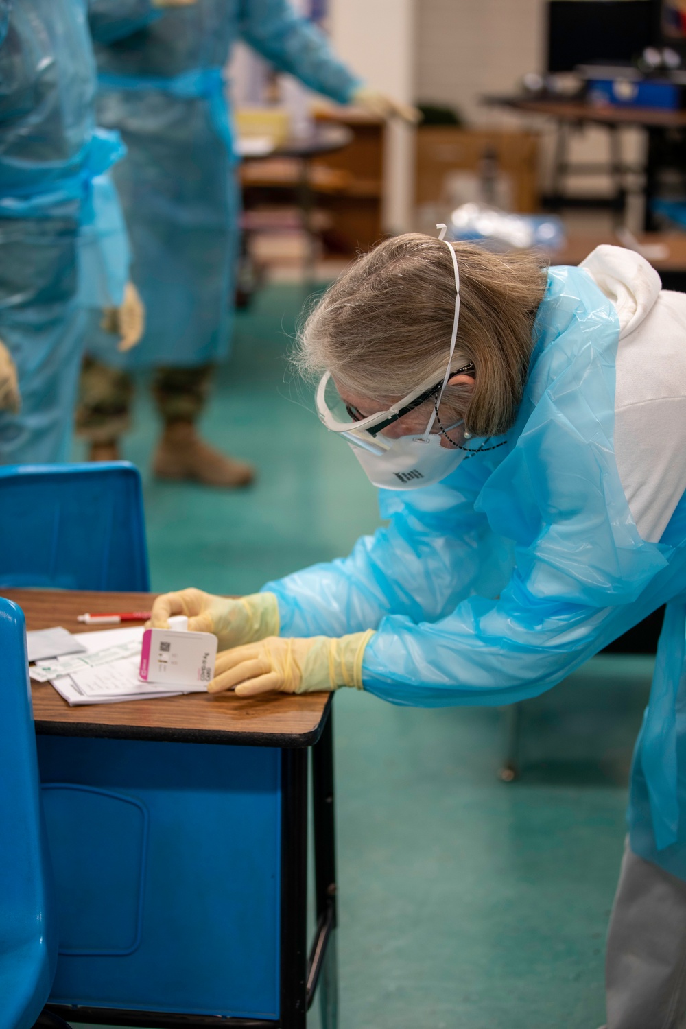 AZNG conducts COVID-19 Rapid Testing Training at Tucson Schools
