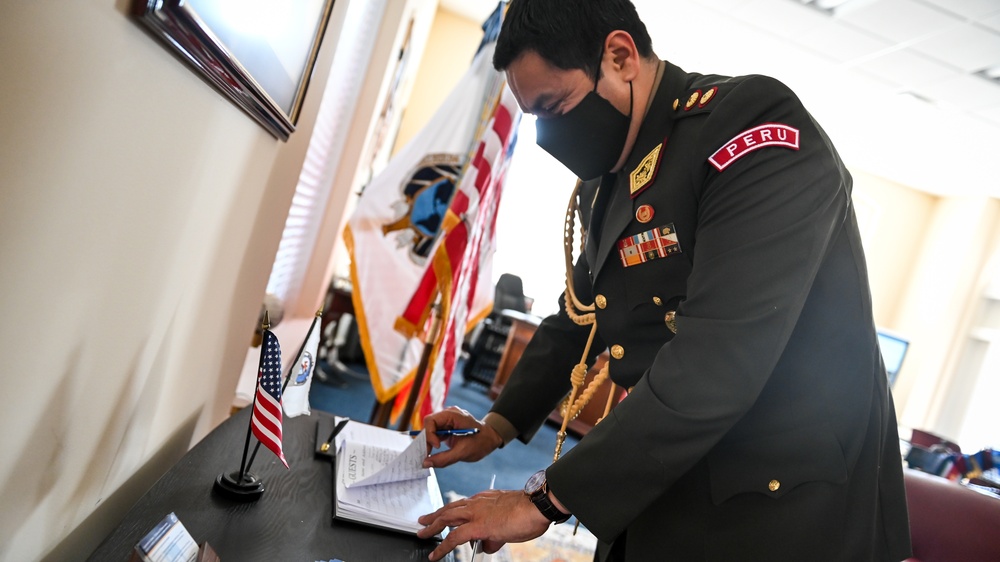 Peruvian Army Brig. Gen. Cristian García Rodríguez, Deputy Defense Visits the IADC