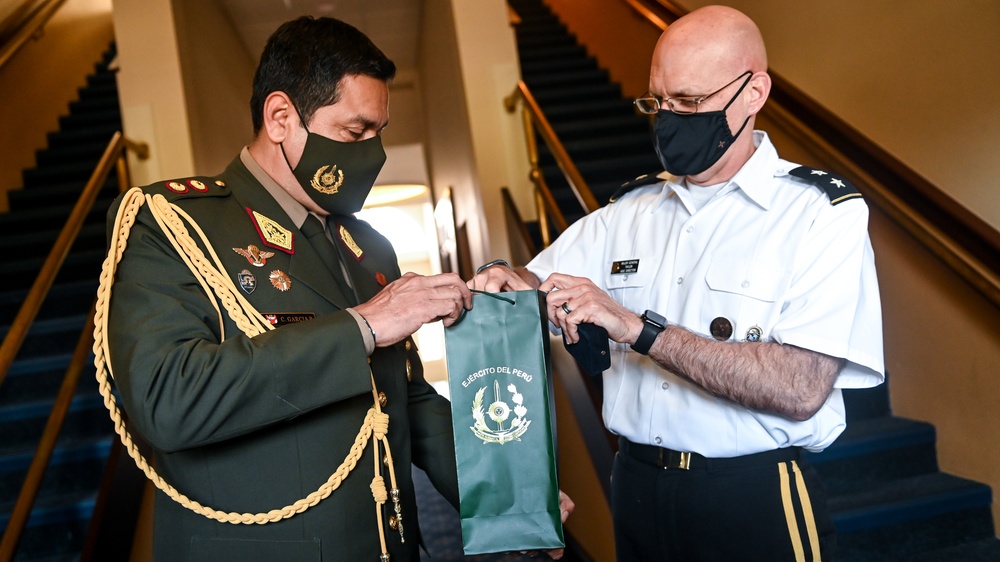 Peruvian Army Brig. Gen. Cristian García Rodríguez, Deputy Defense Visits the IADC