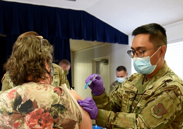 AZNG partners with Air Reserve component to conduct vaccinations in Mohave County