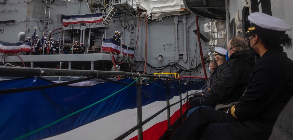 USS Gettysburg Conducts Change of Command Ceremony