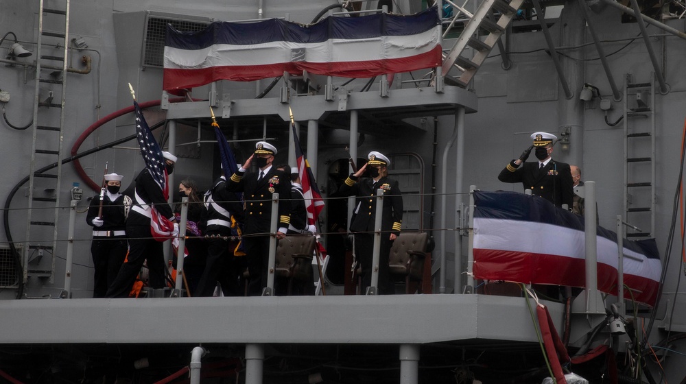 USS Gettysburg Conducts Change of Command Ceremony