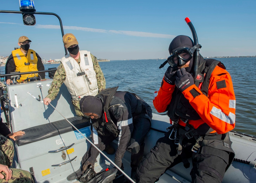 GHWB Sailors participate in SAR Drill