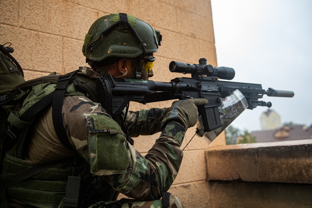 Street to Street | Dutch Marines participated in MOUT training on Camp Lejeune