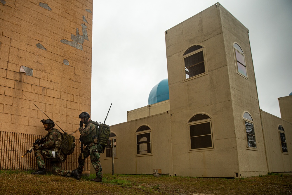 Street to Street | Dutch Marines participated in MOUT training on Camp Lejeune