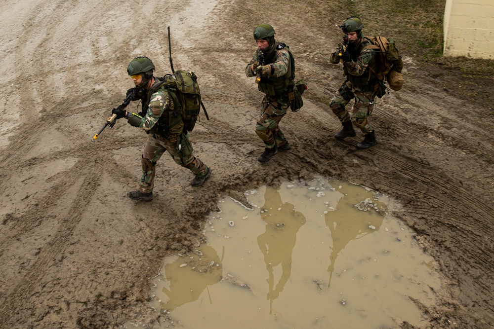 The Final Push | Dutch Marines participate MOUT training on Camp Lejeune