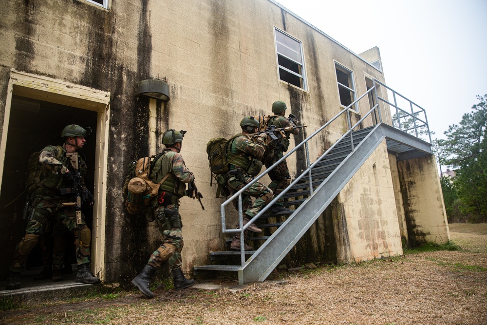 The Final Push | Dutch Marines participate MOUT training on Camp Lejeune