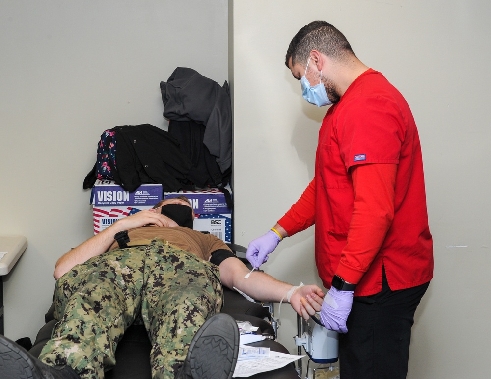 Women’s Leadership and Mentorship Program Hosts Blood Drive