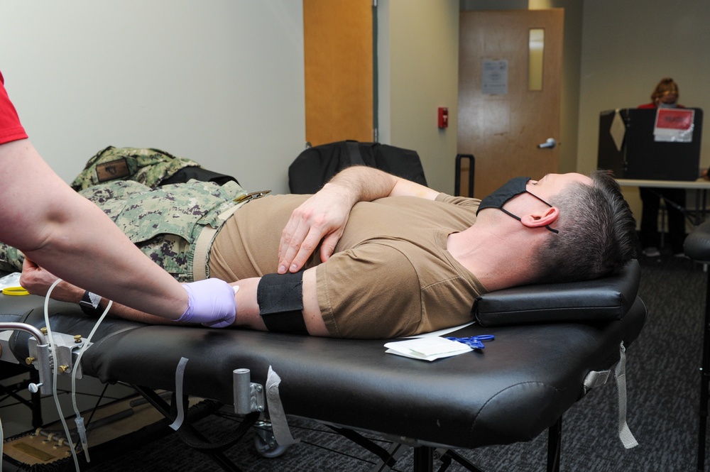 Women’s Leadership and Mentorship Program Hosts Blood Drive