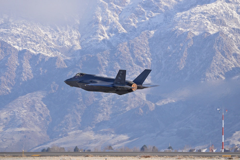 F-35A pilot flies practice demonstration at Hill Air Force Base